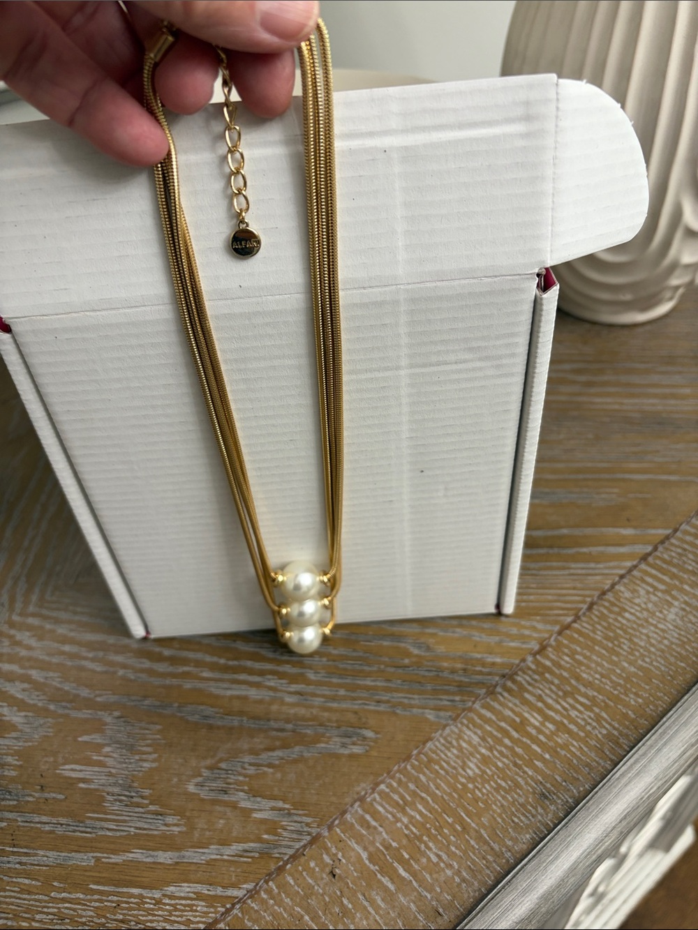 Gold Pearl Pendant Necklace - Home Storage & Organization Display Accessory